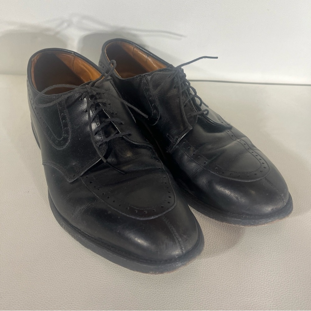 Allen Edmonds Kingsley Black Leather Oxford Shoes with Wing-tip Detailing